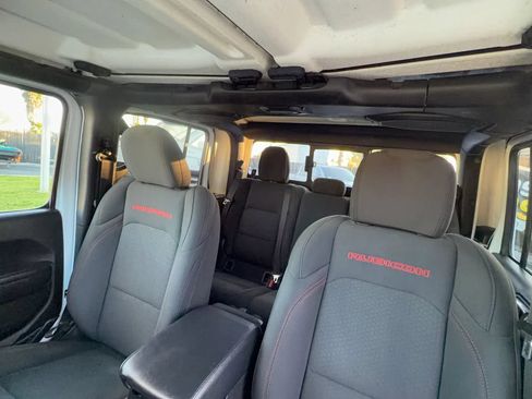 Used 2021 Jeep Gladiator Rubicon w/ Trailer Tow Package AWD/4WD image 16