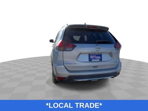 Used 2017 Nissan Rogue SV w/ SV Premium Package image 8