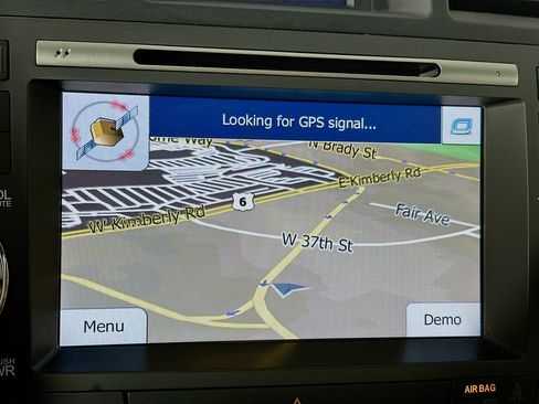 Used 2012 Toyota Highlander SE w/ Tow Pkg image 13