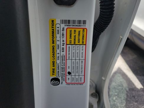 Certified 2022 Ford Explorer XLT w/ Equipment Group 202A RWD image 32