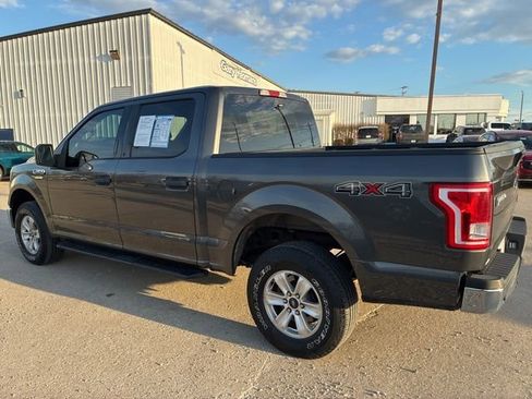 Used 2016 Ford F150 XLT w/ Trailer Tow Package image 5