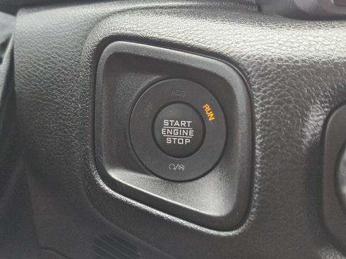 Used 2025 Jeep Wrangler Sport AWD/4WD image 23