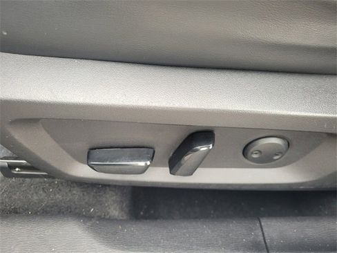 Used 2022 Mitsubishi Outlander SE image 4