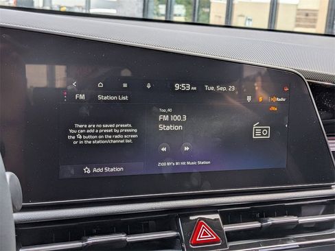 Used 2024 Kia Niro EX image 18