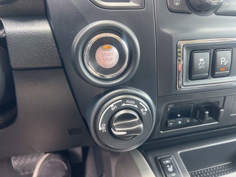 Used 2024 Nissan Titan SV w/ SV Convenience Package image 56