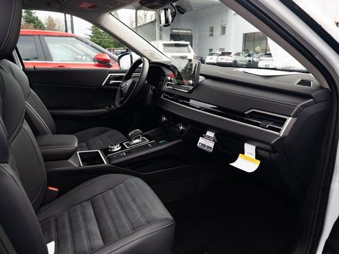 New 2025 Mitsubishi Outlander SE image 25