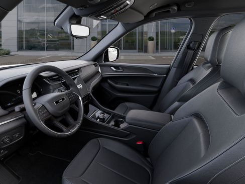 New 2025 Jeep Grand Cherokee Limited w/ Trailer Tow Package image 36