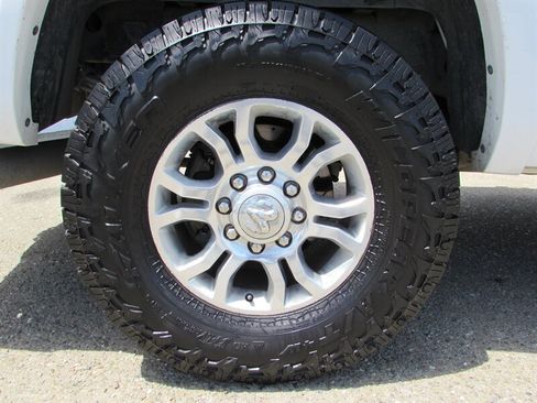Used 2016 RAM 3500 Laramie w/ Convenience Group AWD/4WD image 31