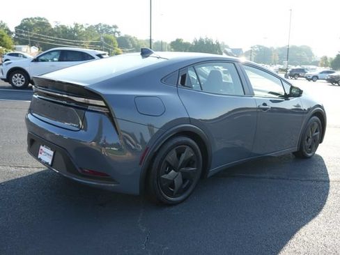 Used 2026 Toyota Prius Plug-In Hybrid FWD image 8