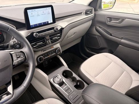 Used 2025 Ford Escape Active w/ Cold Weather Package FWD image 23