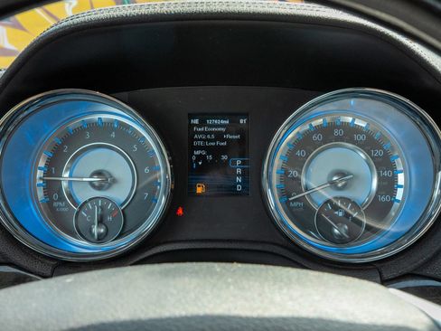 Used 2012 Chrysler 300 C RWD image 39