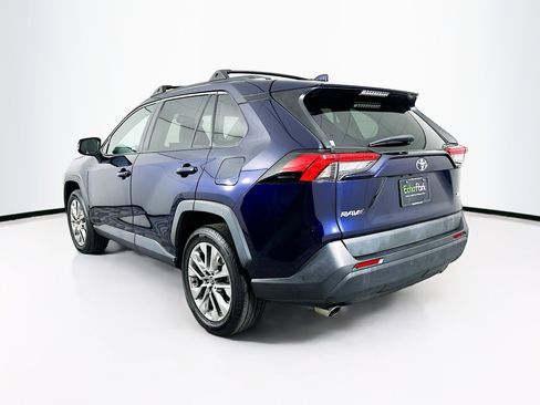 Used 2021 Toyota RAV4 XLE Premium image 5