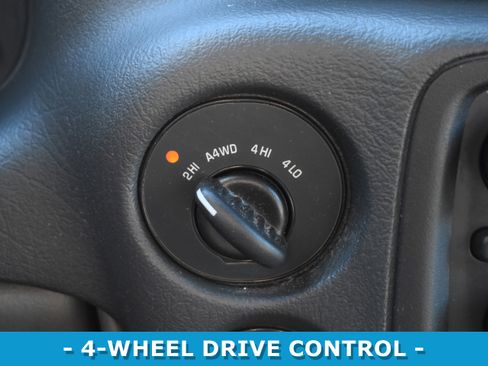 Used 2003 Chevrolet TrailBlazer LTZ w/ Skid Plate Package image 15