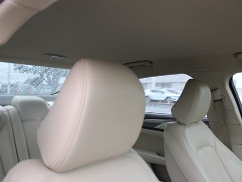 Used 2020 Lincoln MKZ image 38