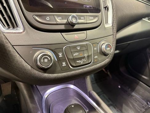 Used 2018 Chevrolet Malibu LT image 18