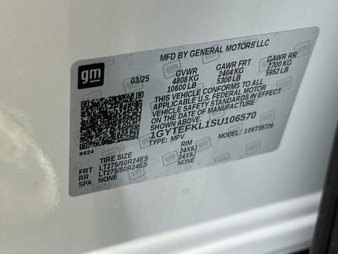 New 2025 Cadillac Escalade IQ Sport 2 w/ LPO, ONYX Package image 30