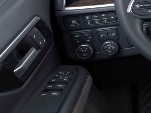 New 2026 Chevrolet Suburban Premier image 23