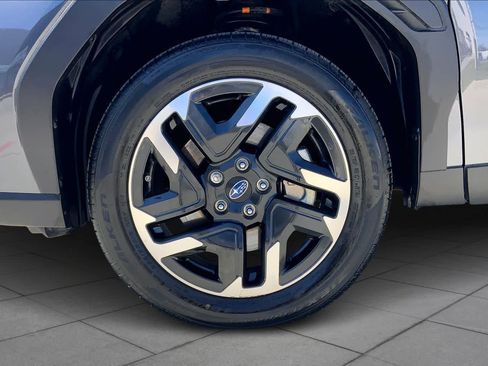 Used 2025 Subaru Forester Limited image 11