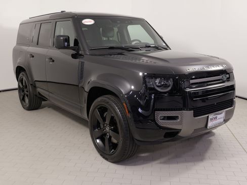 Used 2024 Land Rover Defender 130 X-Dynamic SE AWD/4WD image 8
