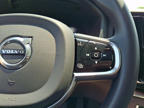Certified 2023 Volvo XC60 B5 Plus w/ Climate Package AWD/4WD image 24