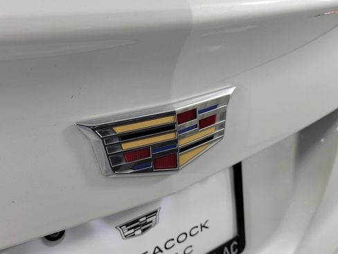Certified 2024 Cadillac XT4 Luxury w/ Cold Weather Package FWD image 7