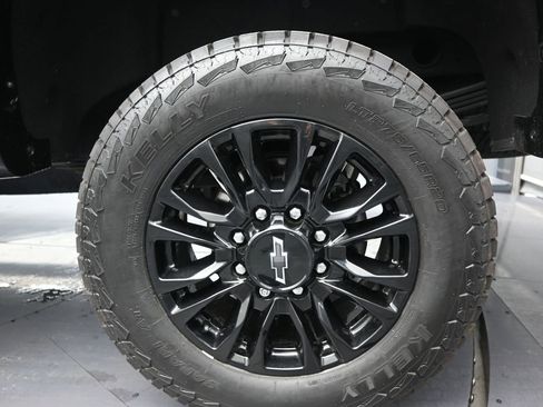 Used 2022 Chevrolet Silverado 2500 High Country w/ Z71 Off-Road Package image 10