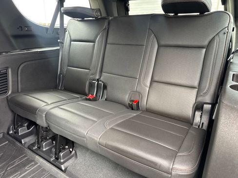 Used 2023 Chevrolet Suburban High Country image 14