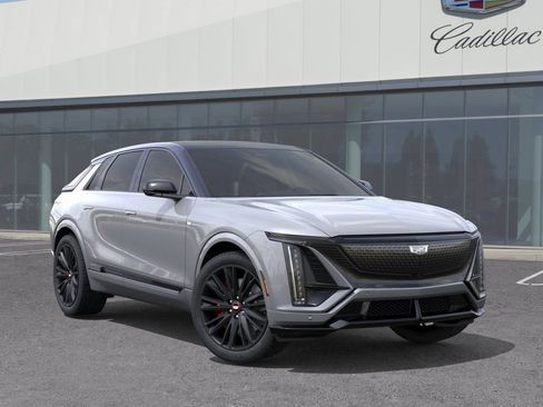 New 2026 Cadillac Lyriq V w/ LPO, Floor Liner Package AWD/4WD image 8