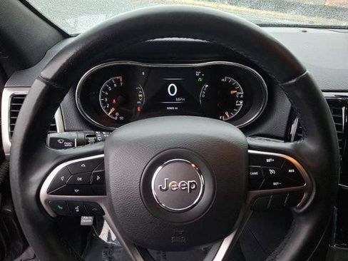 Used 2020 Jeep Grand Cherokee Laredo w/ 18" Wheel & 8.4" Radio Group RWD image 23