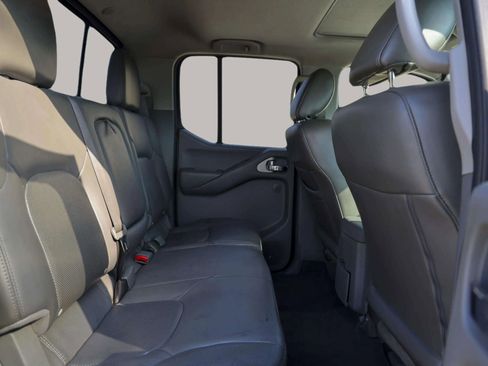 Used 2019 Nissan Frontier SL image 28