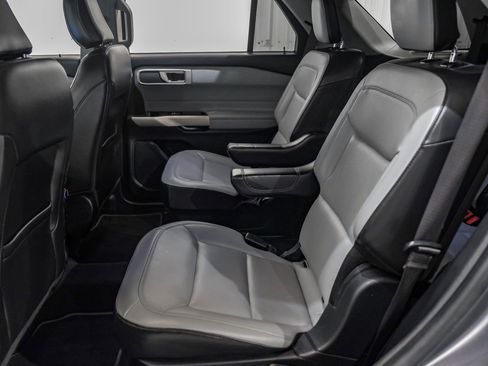 Used 2021 Ford Explorer XLT w/ Equipment Group 202A image 36