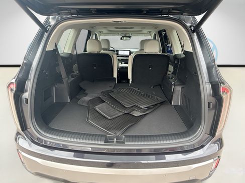 Used 2025 Kia Telluride EX w/ EX Captain's Chair Package FWD image 27