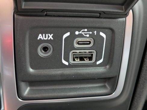 New 2025 Jeep Gladiator Sport image 19