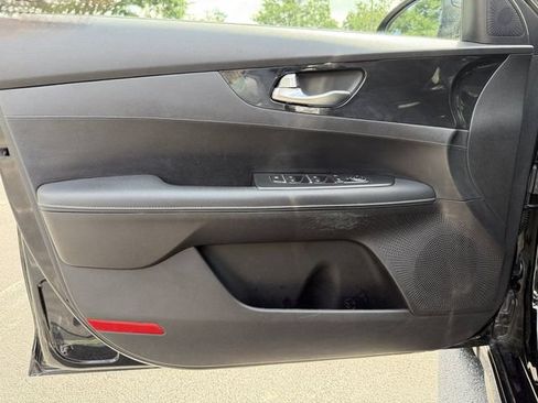 Certified 2023 Kia Forte GT-Line FWD image 9