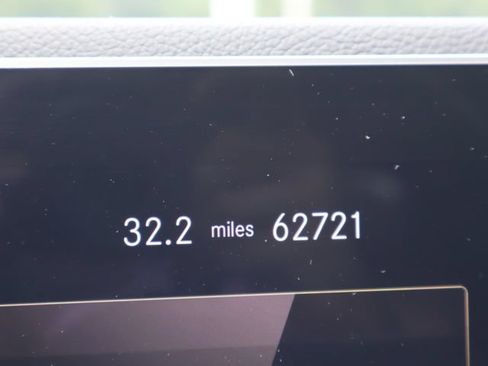 Used 2020 Mercedes-Benz GLE 350 4MATIC w/ Premium Package image 31