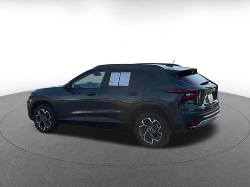Used 2025 Chevrolet Trax LT image 10