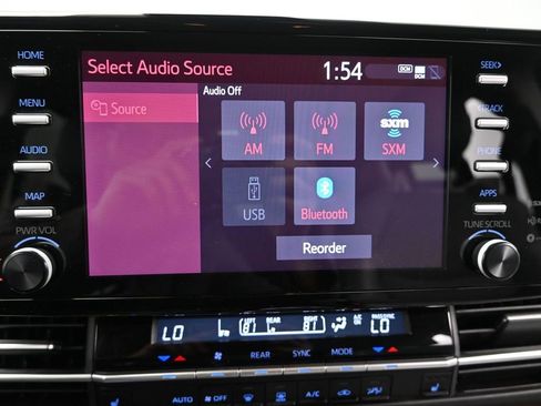 Used 2024 Toyota Sienna XLE image 28