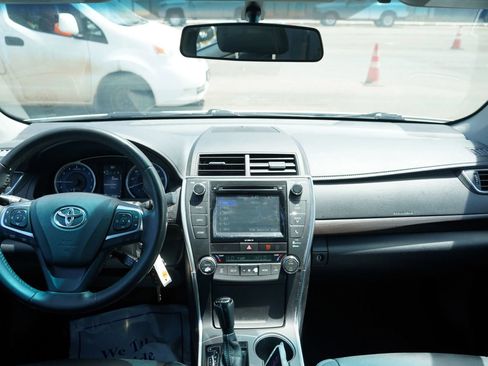 Used 2016 Toyota Camry XLE FWD image 18