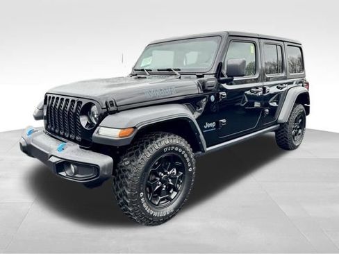 Used 2023 Jeep Wrangler Unlimited w/ Cold Weather Group AWD/4WD image 3