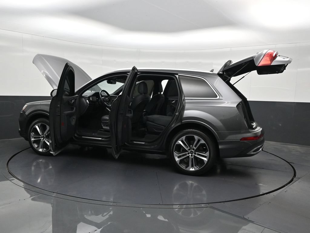 Used 2023 Audi Q7 3.0T Premium Plus w/ Premium Plus Package AWD/4WD image 35