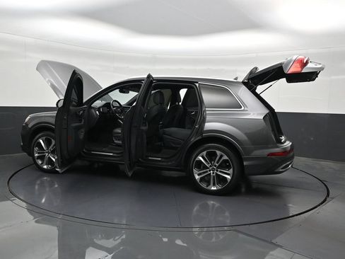 Used 2023 Audi Q7 3.0T Premium Plus w/ Premium Plus Package AWD/4WD image 35