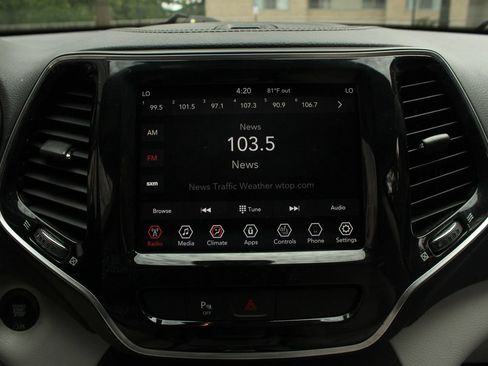 Used 2019 Jeep Cherokee Limited AWD/4WD image 33