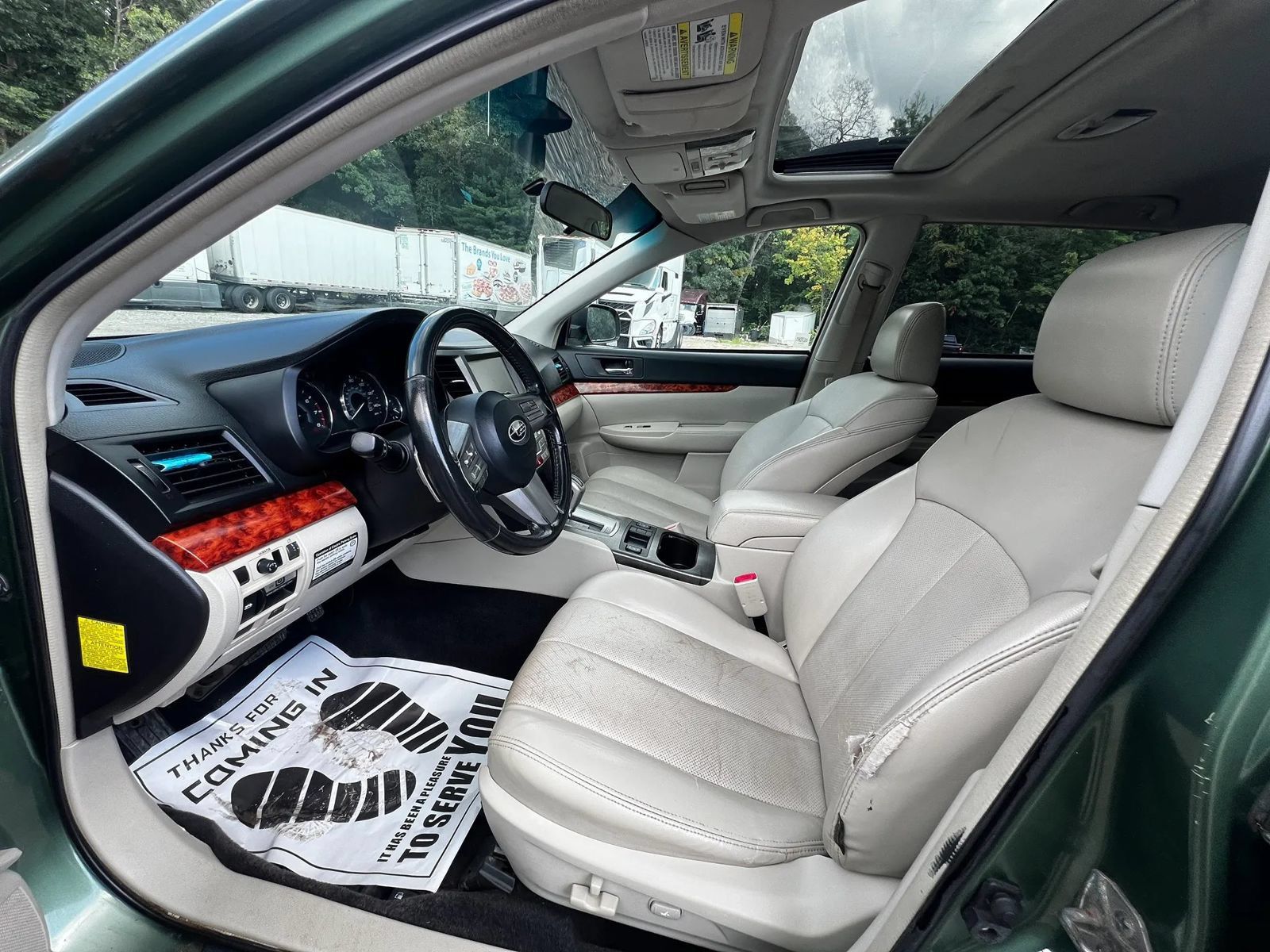 Used 2010 Subaru Outback 2.5i Limited AWD/4WD image 9