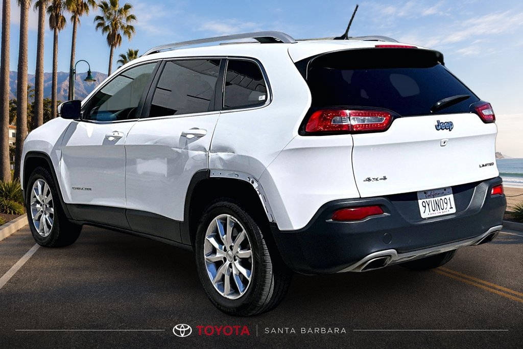 Used 2015 Jeep Cherokee Limited w/ Luxury Group AWD/4WD image 4