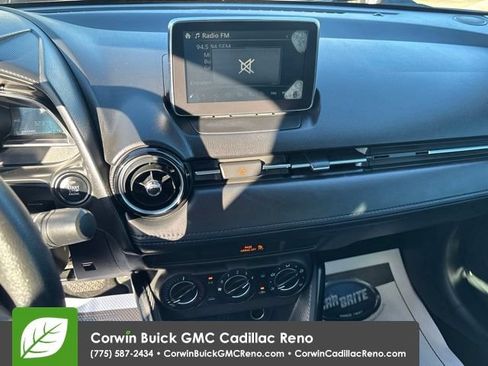 Used 2017 Toyota Yaris iA FWD image 19