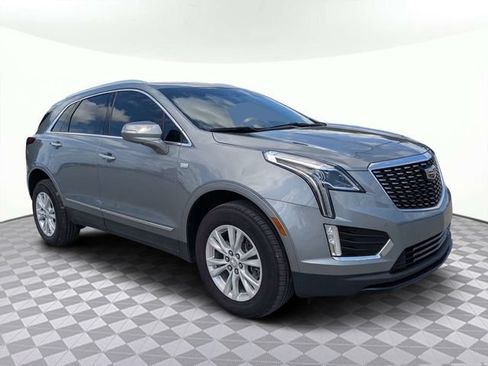 Used 2023 Cadillac XT5 Luxury FWD image 2