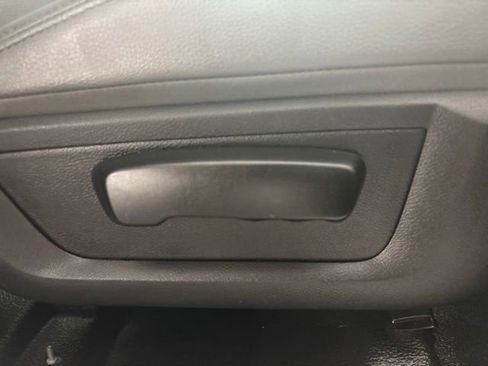 Used 2020 RAM 1500 Tradesman w/ Chrome Appearance Group RWD image 17