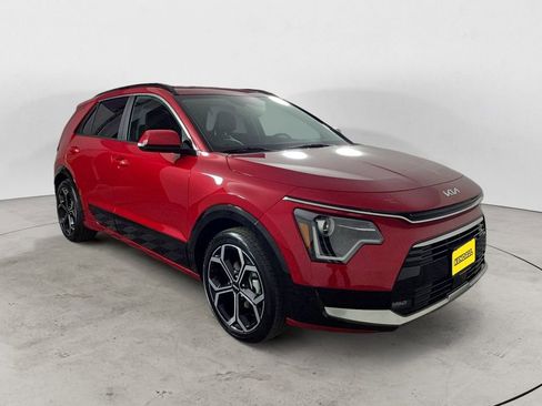 Used 2023 Kia Niro EX Touring image 7