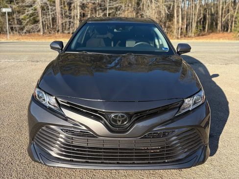 Used 2018 Toyota Camry LE image 49