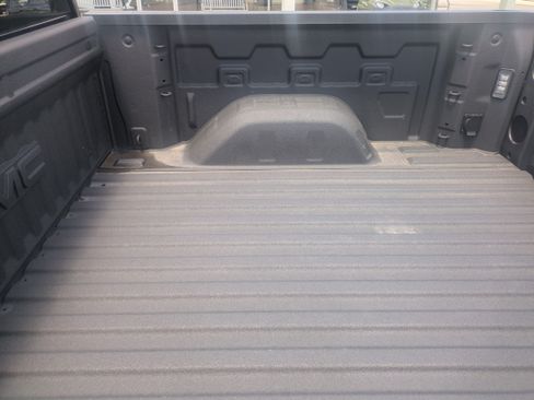 Used 2025 GMC Sierra 1500 AT4 w/ AT4 Premium Package AWD/4WD image 36